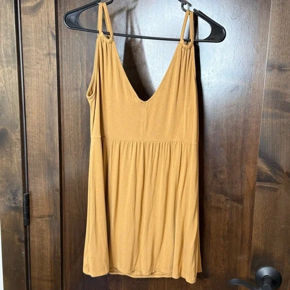 Women's old navy maternity tank top Mustard Sleeveless summer top size M - Picture 5 of 5